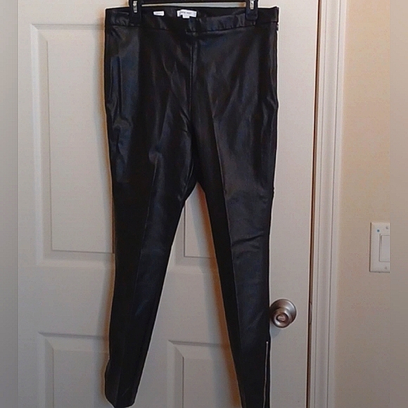 Nine West Black Imitation Vegan Leather Skinny Pants w/Leg Zippers, SZ L, NWOT - Picture 3 of 9
